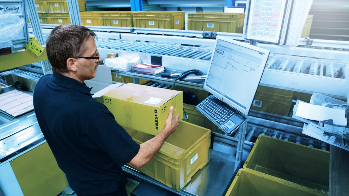 Order picking with SAP EWM from viastore at Kaeser, Manufacturing Industry