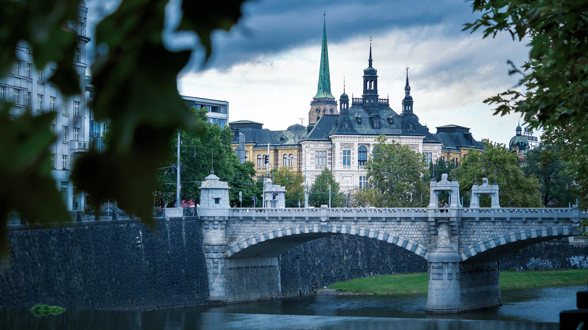 viastore umístění Plzeň