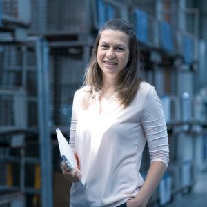Assistant at viastore