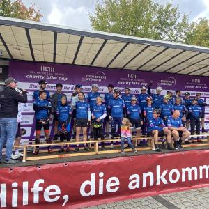 Gruppenbild Lila Logistik Bike Cup