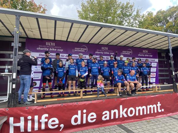 Gruppenbild Lila Logistik Bike Cup