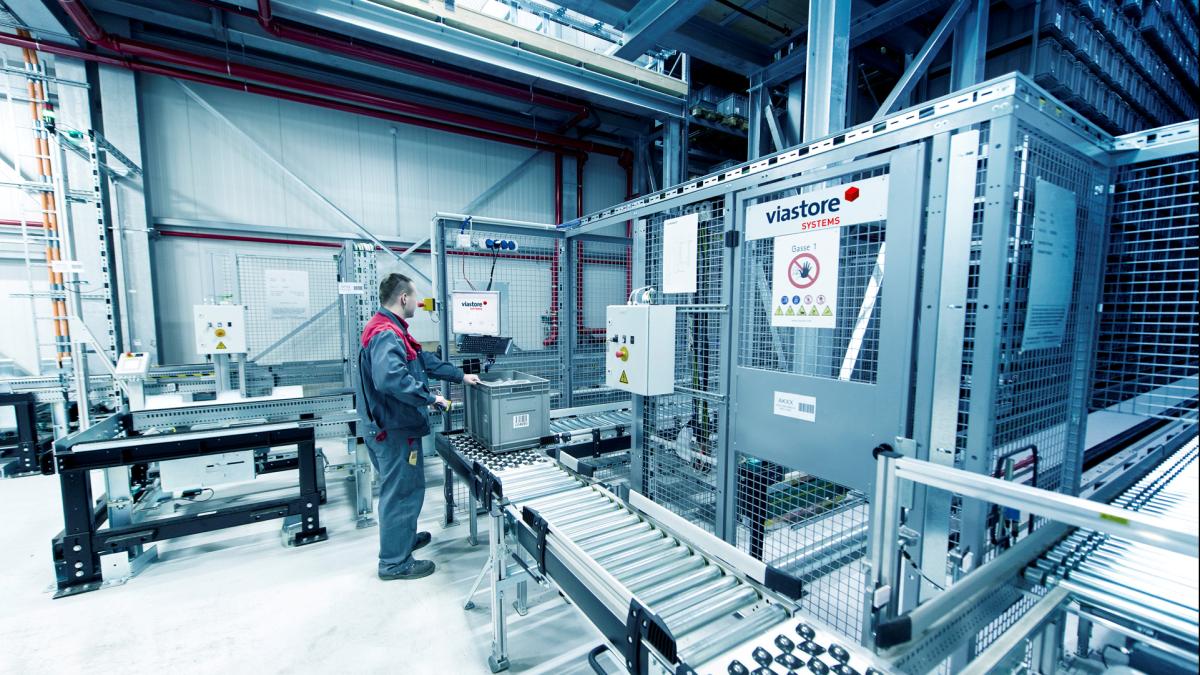 Order picking station, Warehouse systems with SAP EWM at Mennekes, Manufacturing Industry