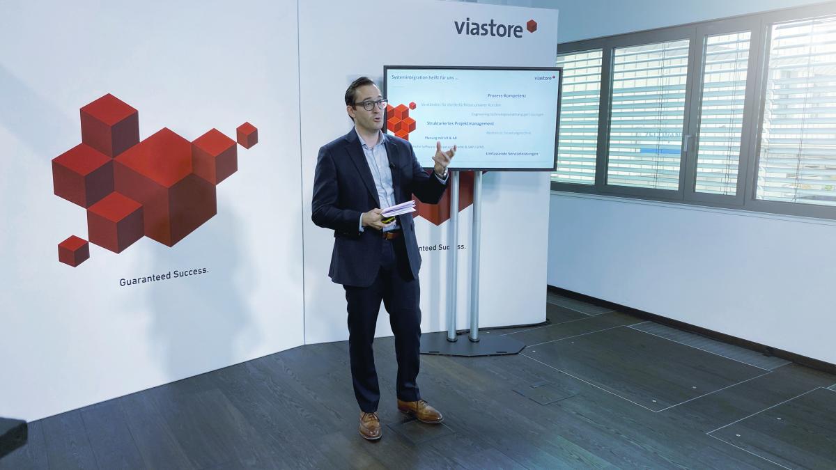 Thomas Hibinger, COO viastore SYSTEMS, bei der Presseveranstaltung 2020