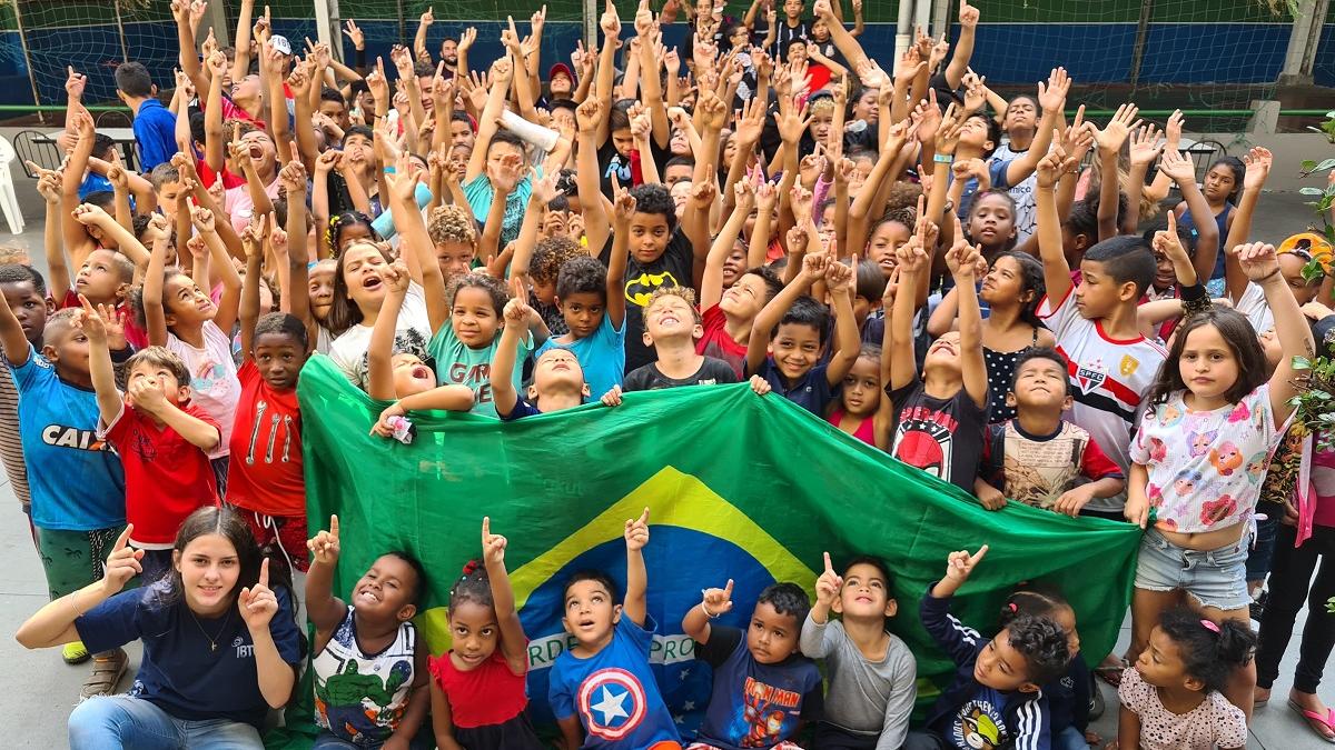 viastore Weihnachtsrätsel: Spende an brasilianische Kinder