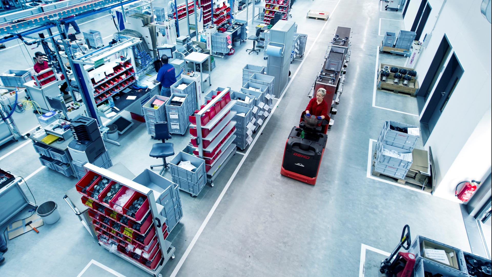 Produktionsversorgung mit WMS viadat von viastore bei Gemü, Industrielle Fertigung