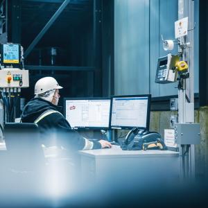Control center works with warehouse management software viadat