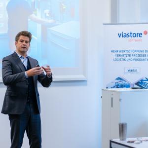 Geschäftsführer auf dem viastore Presseabend 2022