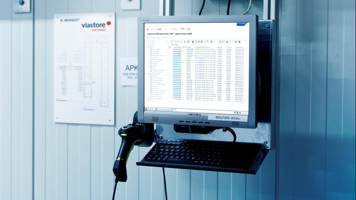 Kommissionierplatz mit SAP EWM von viastore bei Mennekes 