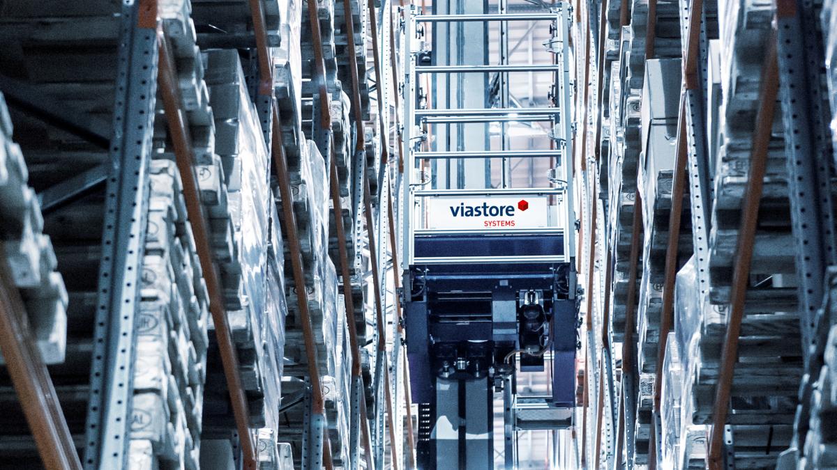 Almacén automático de paletas de viastore en Dermofarm, Industria Farmacéutica