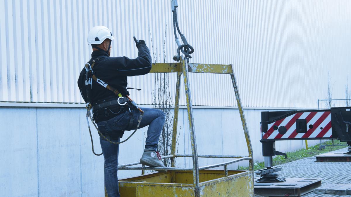 viastore modernización del almacén de Metabo, producción industrial, referencia, instalación de transelevador