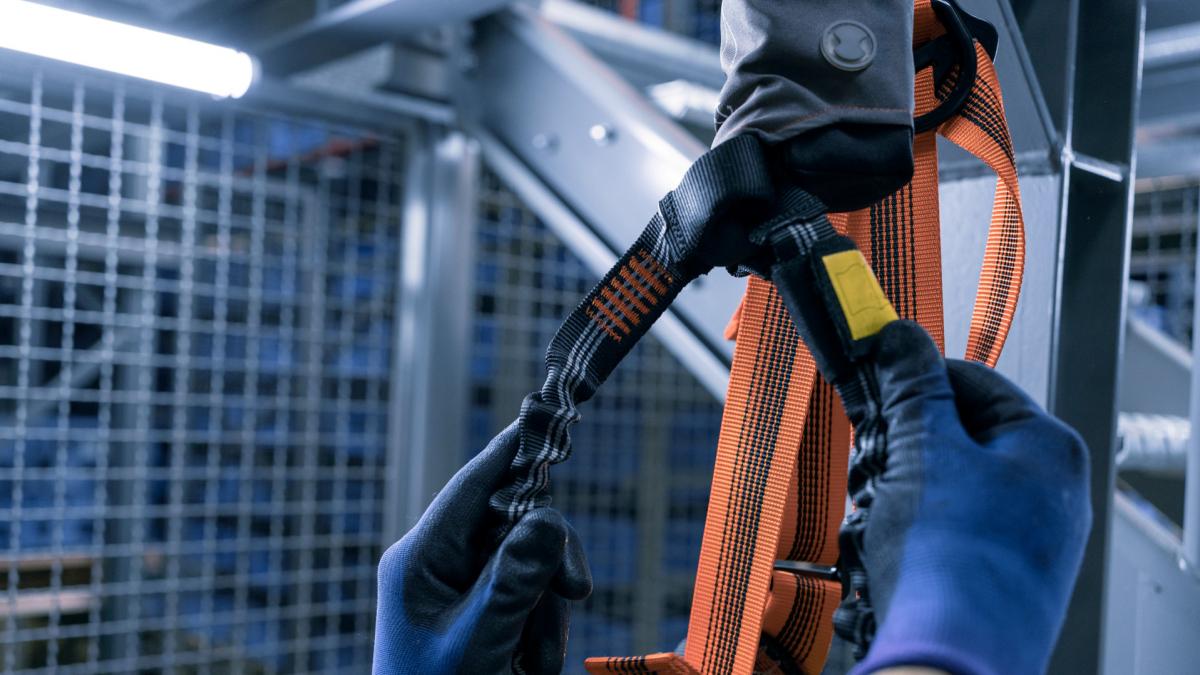 viastore testování osobních ochranných prostředků v obchodě Hummel, Zpracovatelský průmysl
