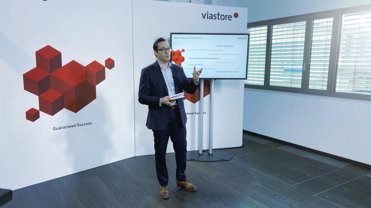 Thomas Hibinger, COO viastore SYSTEMS, bei der Presseveranstaltung 2020