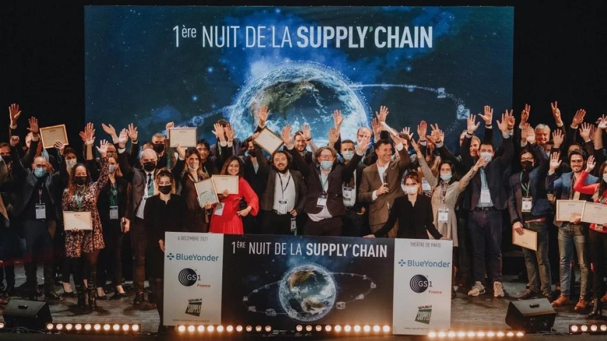 Photo de groupe de la remise des prix lors de la Nuit de la supply chain