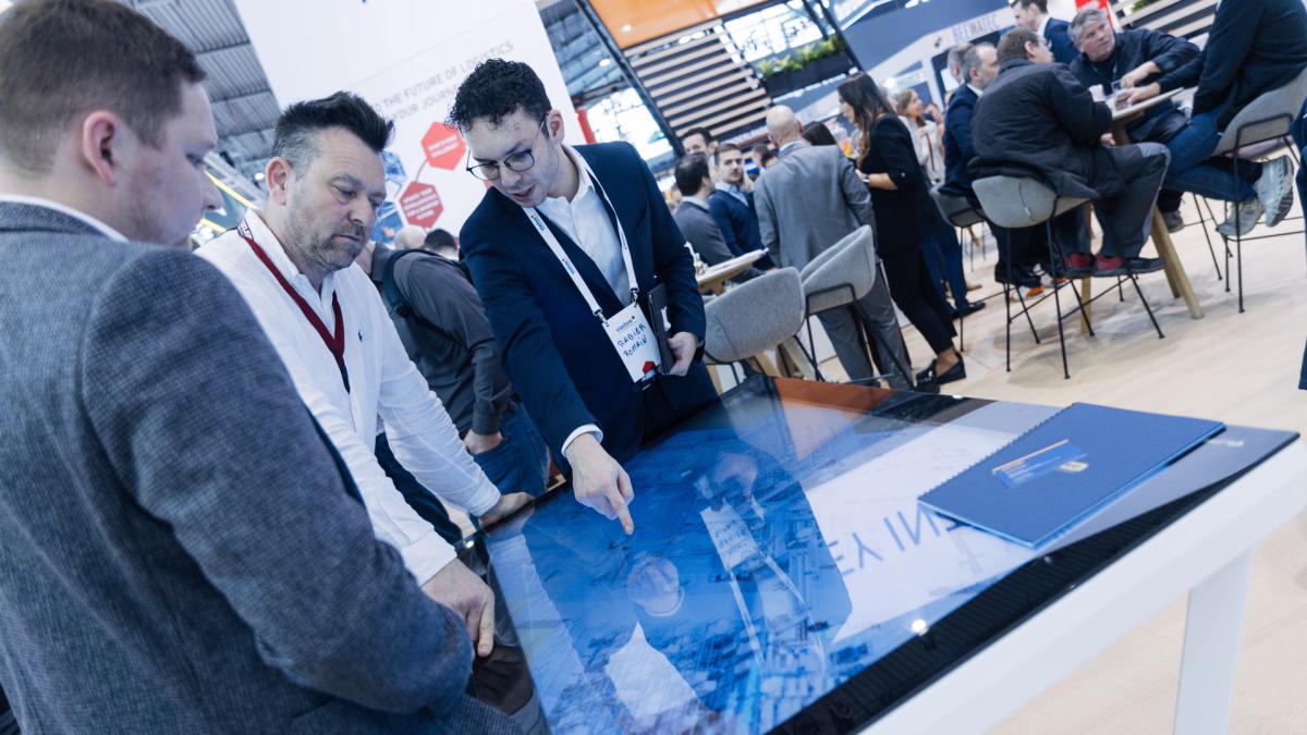 viastore Messestand Logimat 2025
