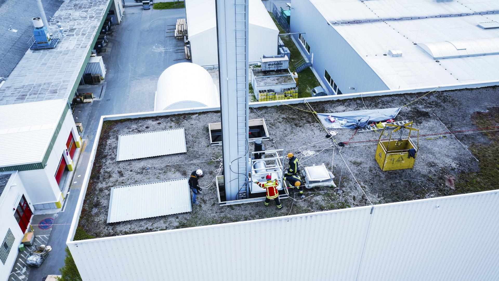 modernisation de l'entrepôt du viastore à Metabo, production industrielle, référence, installation d'une nouvelle machine de stockage