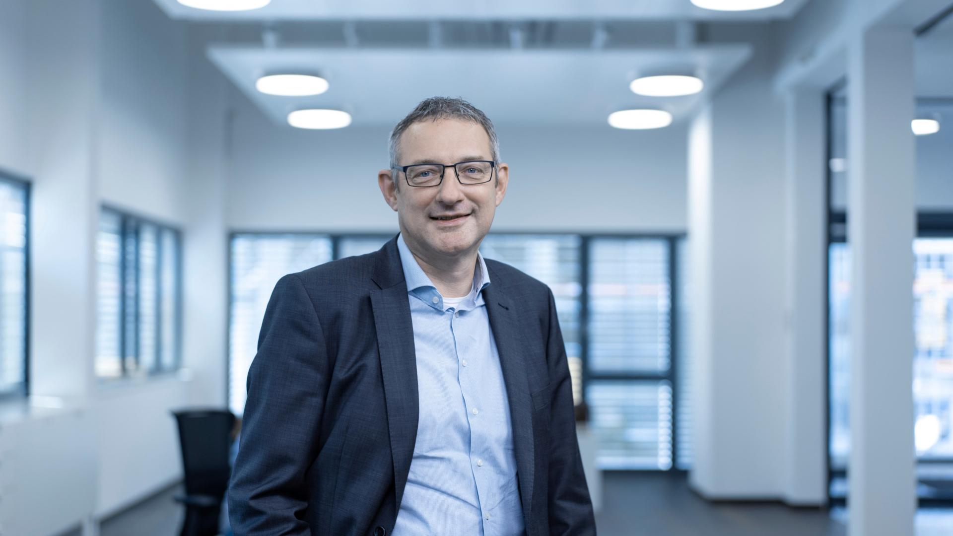 COO viastore SOFTWARE Dr. Harald Göbel