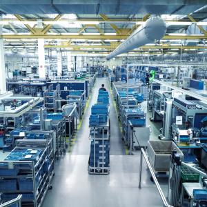 viastore Routenzug für Produktionsversorgung bei Knorr Bremse, Industrielle Fertigung  
