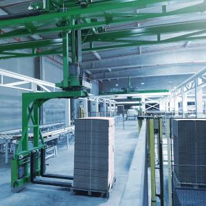Portalroboter packGantry robot packs slave pallet in automatic high-bay warehouse from viastore for VPK