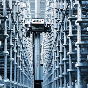 viastore transstockeurs dans l'entrepôt automatique de petites pièces du grossiste CVK