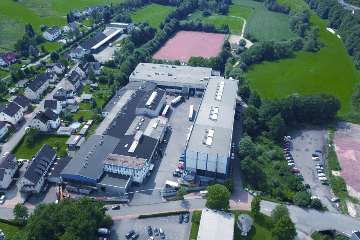 Blick auf den Standort Plettenberg der Mendritzki GmbH & Co. KG aus der Vogelperspektive