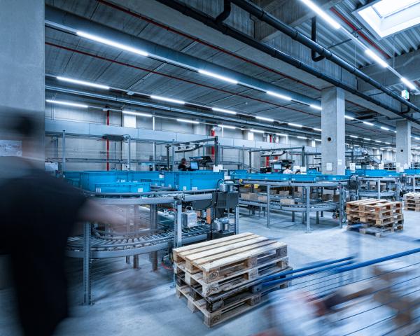 Order picking in the viastore warehouse of Löffelhardt, Retail